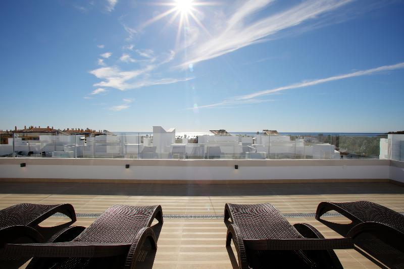Aqua Apartments Vento, Marbella Bagian luar foto