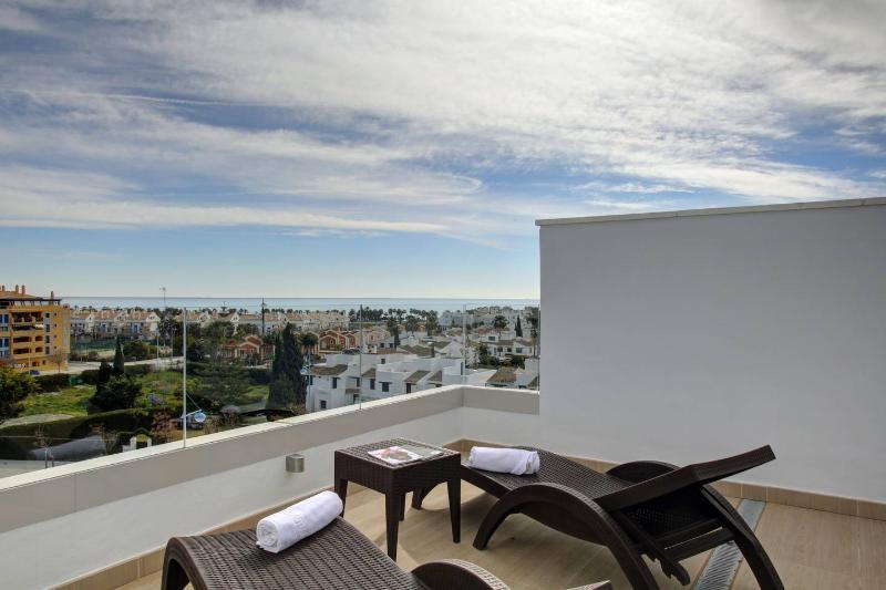 Aqua Apartments Vento, Marbella Bagian luar foto